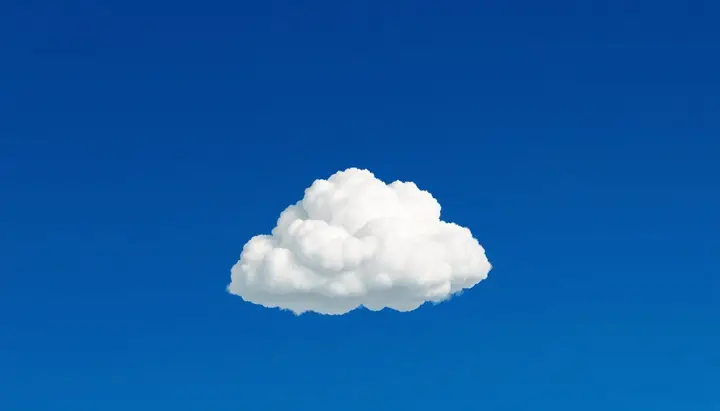 様々な色の光が混ざり合って白くなる雲のイメージ
